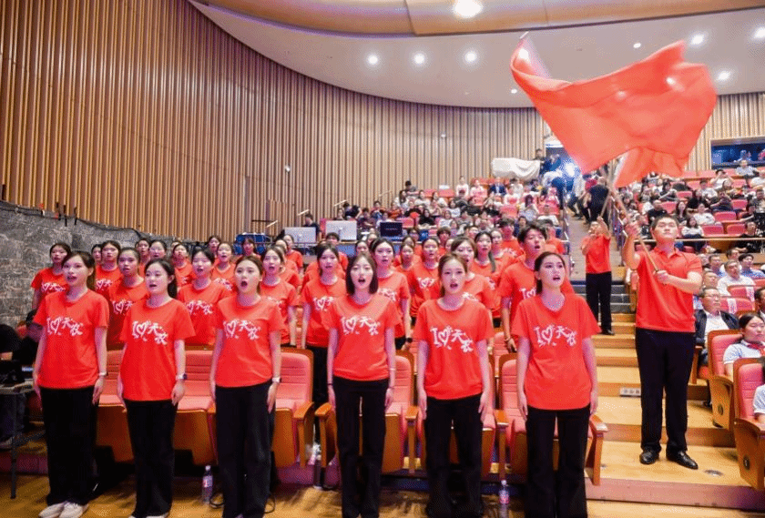 我校组织学生方阵参加天津市各界群众纪念红军长征胜利90周年活动